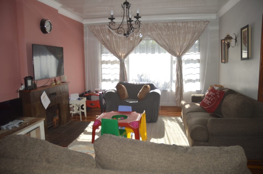 To Let 4 Bedroom Property for Rent in Beacon Bay Eastern Cape